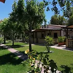 Nina's House, 3 *