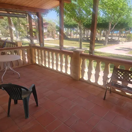Nina's House, 3 *
