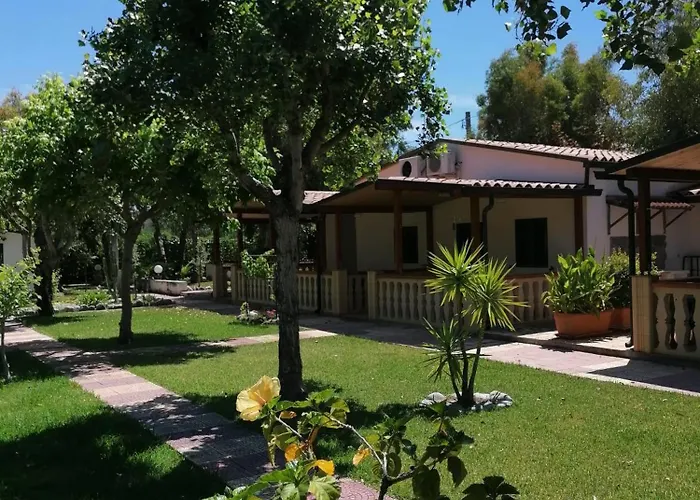 Nina's House, 3 *